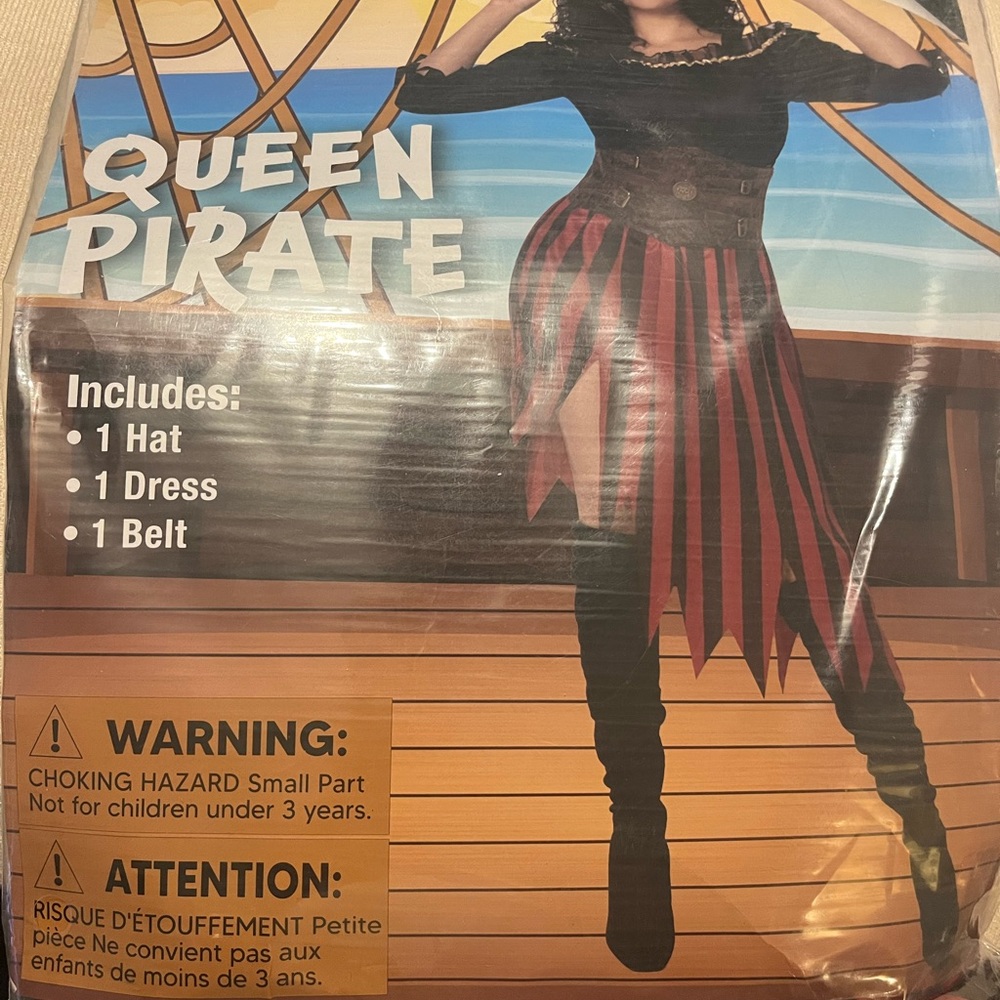 Queen Pirate Costume with Hat and Belt‎